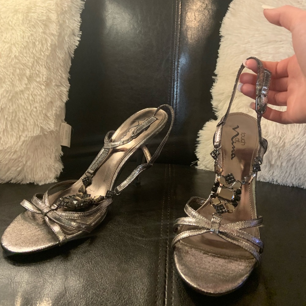 TOUCH OF NINA Size 8-1/2